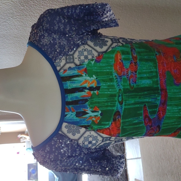 Save the Queen sequin sleeve multicolored print t shirt w/back zipper detail Sm - Picture 2 of 11